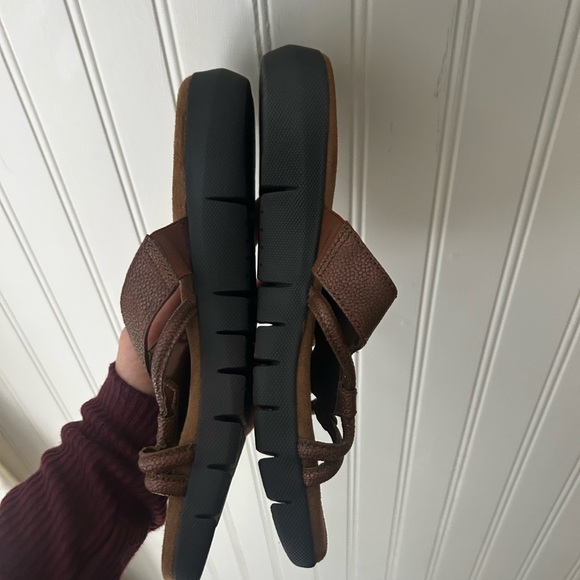 AEROSOLES Brown Women's Sandals Size 6 Cushioned Insoles - Picture 2 of 8